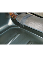 Anit-Rutsch-Matte kann aus Kofferraumwanne entfernt werden und z.B. gewaschen werden
