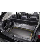 Kofferraumwanne inklusive Ladekantenschutz - die Anti-Rutsch-Matte kann über die Stoßstange gelegt werden - kein Verrutschen durch Clip-Fixierung