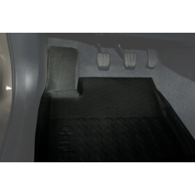 Fußmatte Toyota RAV4 - auch die Fußablage neben der Kupplung ist bestens geschützt