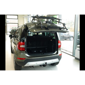 Skoda Yeti 5L Facelift - Mittellader und Tieflader - Kofferraumklappe kann geöffnet werden (ohne Räder)